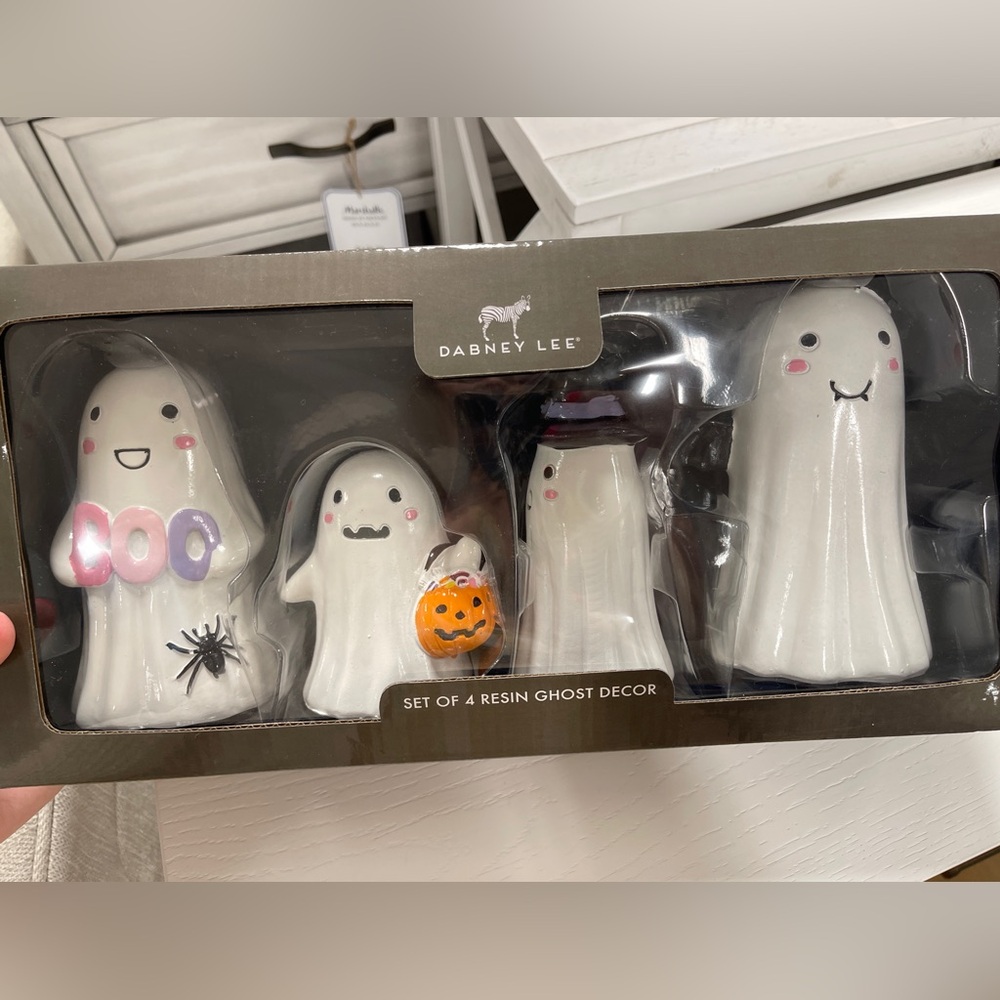 Halloween Ghost Family Pastel Boo Set of 4 Resin Tabletop Decor Dabney Lee NWT